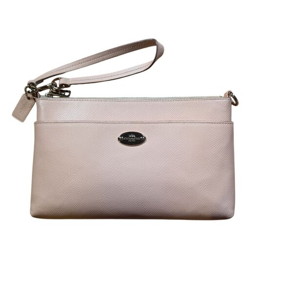 Coach East/West Leather Wristlet in Pale Blush Pink in Excellent Condition! - Picture 1 of 9